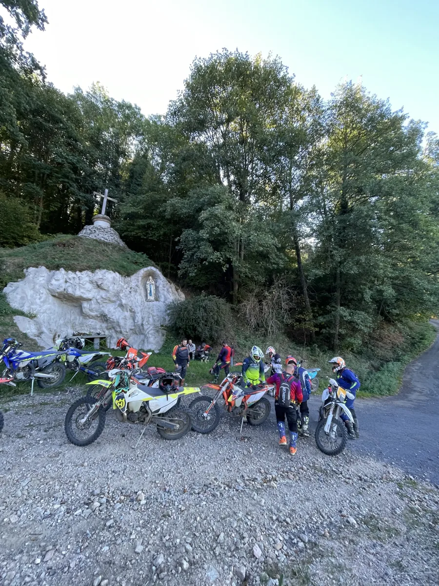 Randonnée enduro encadrée en Auvergne