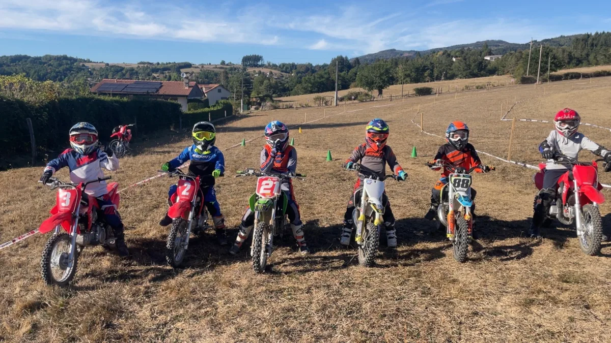 Séance d'initiation à la moto tout-terrain à Ambert