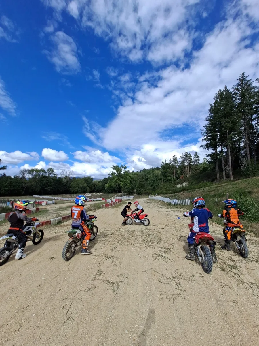 Séance d'initiation à la moto tout-terrain à Ambert
